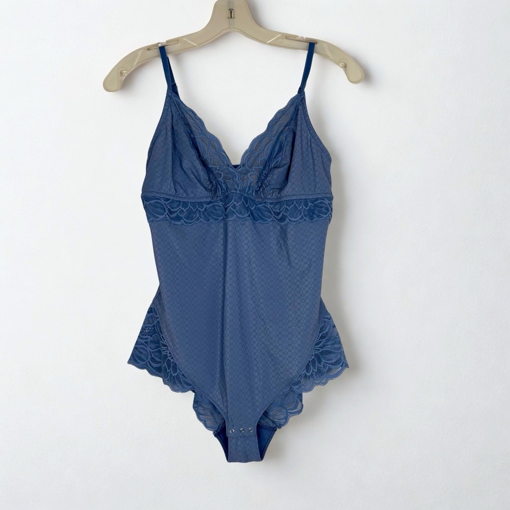 Hanro Marilyn Bodysuit Lace Trim Open-Back M Dusty Blue Coquette Lux Intimates - Picture 2 of 14